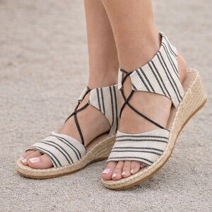 EILEEN FISHER Agnes Espadrille Wedge Sandal -
 Natural/Black Women’s 7.5 - NWOT